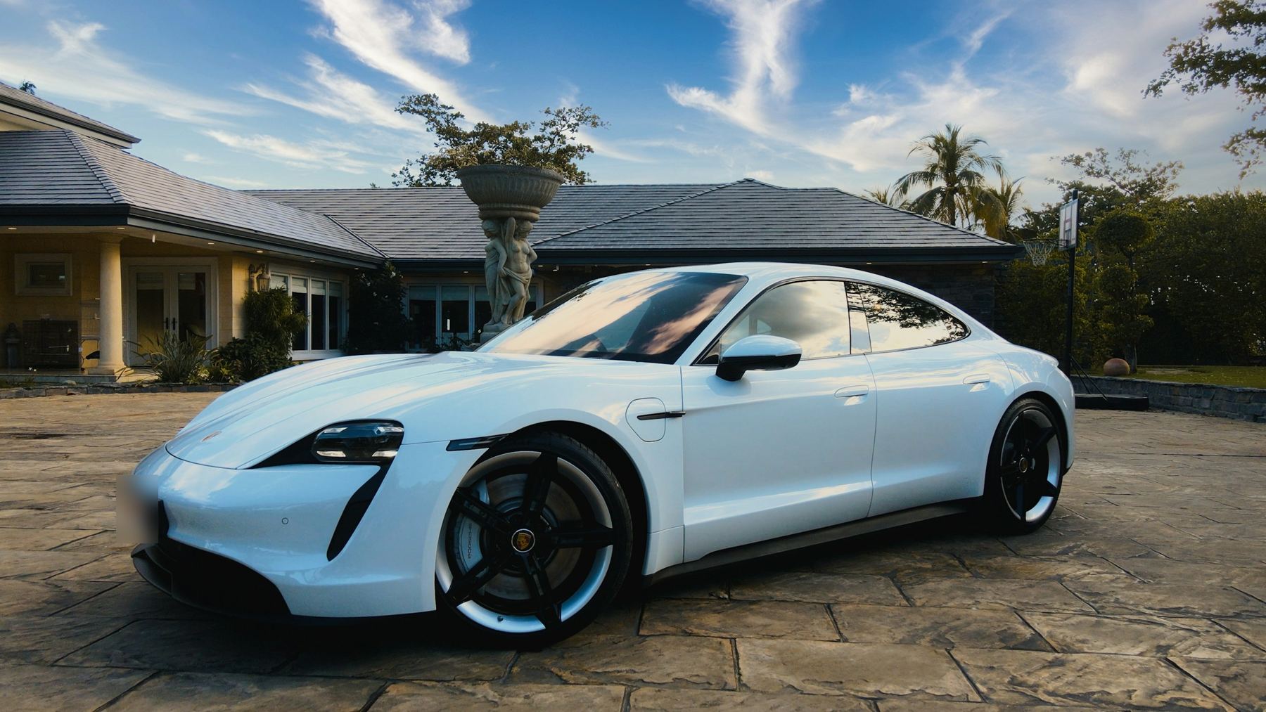 Porsche Taycan Turbo